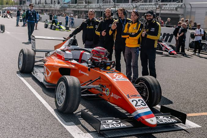 Раскрыли стоимость участия в Формуле-4: сколько денег нужно