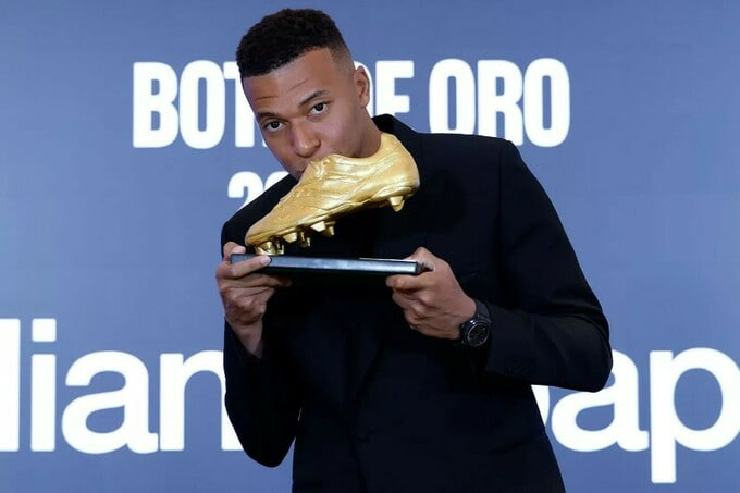 Мбаппе стал обладателем «Золотой бутсы» и вошел в историю «Реала»