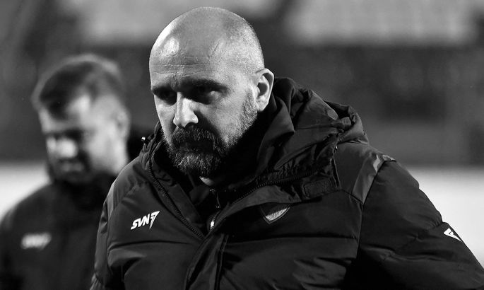 Скончался во время матча. Тренер сербского клуба умер в возрасте 44 года Скончался во время матча. Тренер сербского клуба умер в возрасте 44 года