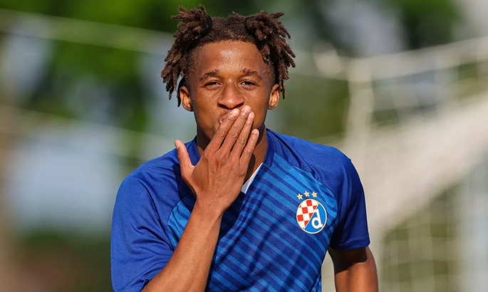 Барселона готовит трансфер перспективного вингера из загребского Динамо Барселона готовит трансфер перспективного вингера из загребского Динамо