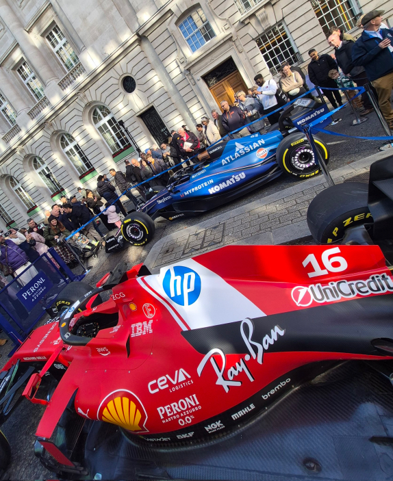 Шоу исторической техники состоялось в центре Лондона Шоу исторической техники состоялось в центре Лондона