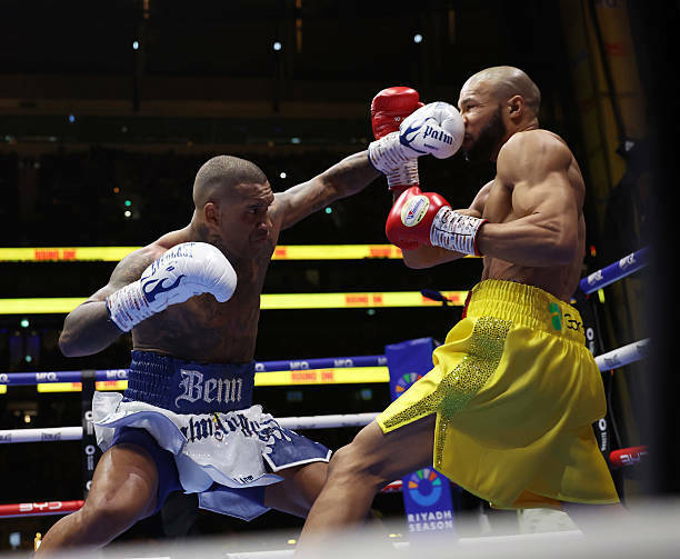 Два нокдауна в Лондоне. Конор Бенн уверенно разгромил Юбенка в реванше Два нокдауна в Лондоне. Конор Бенн уверенно разгромил Юбенка в реванше