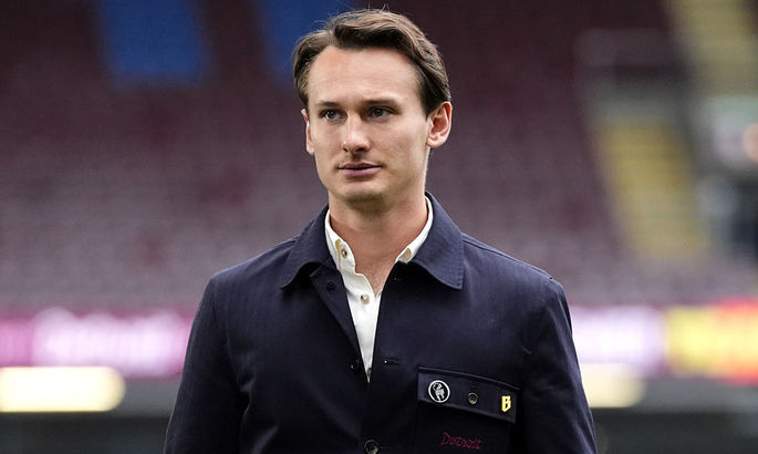 Экс-игрок сборной Швеции завершил карьеру - на его счету более 300 матчей в Серии А Экс-игрок сборной Швеции завершил карьеру - на его счету более 300 матчей в Серии А