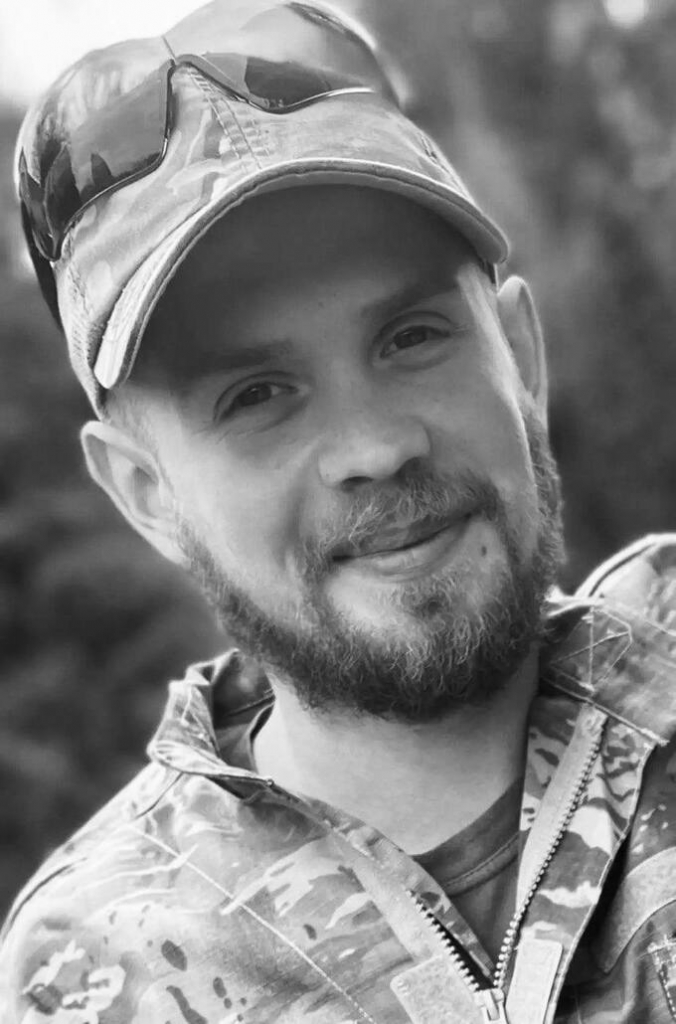 Склоним головы. Вместо хоккея стал воином и получил Звезду Героя. Посмертно