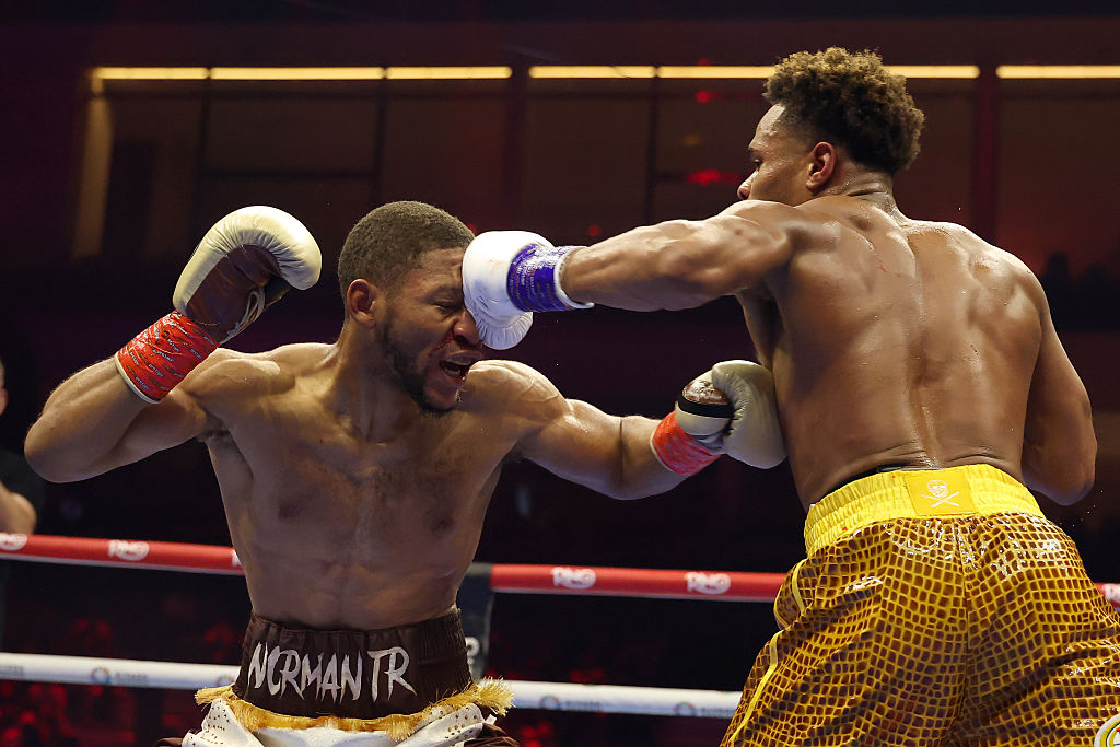 Хейни стильно побил Нормана. Теперь он снова чемпион!