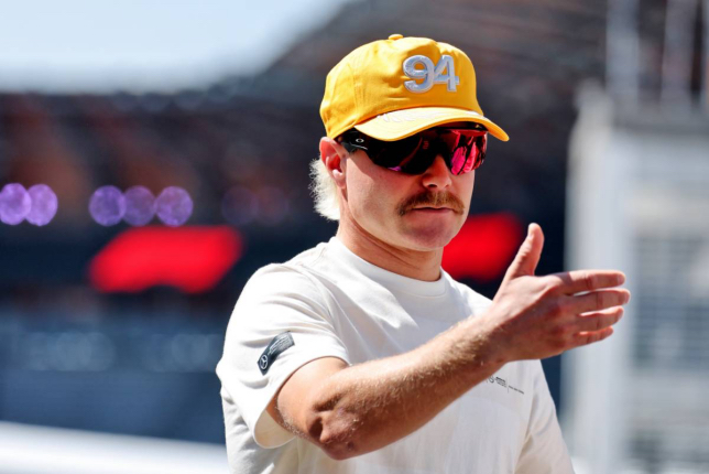 Боттас стал ведущим свадебной церемонии в Лас-Вегасе Боттас стал ведущим свадебной церемонии в Лас-Вегасе