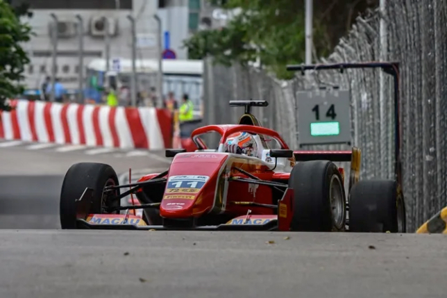 Фредди Слейтер стартует с поула в Гран При Макао Фредди Слейтер стартует с поула в Гран При Макао