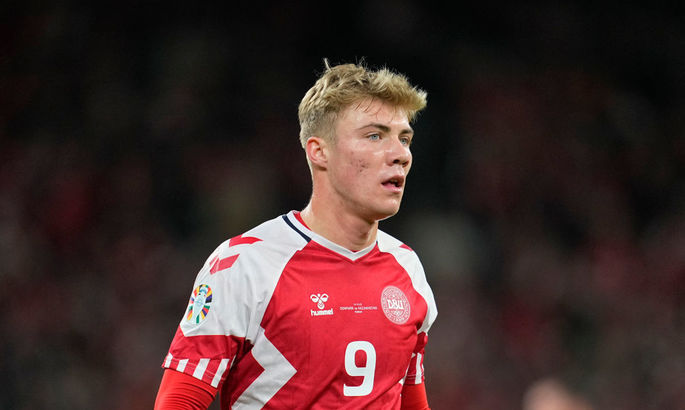 Впервые в карьере. Арендованный талант Манчестер Юнайтед не забил пенальти в Лиге Чемпионов. ВИДЕО Впервые в карьере. Арендованный талант Манчестер Юнайтед не забил пенальти в Лиге Чемпионов. ВИДЕО