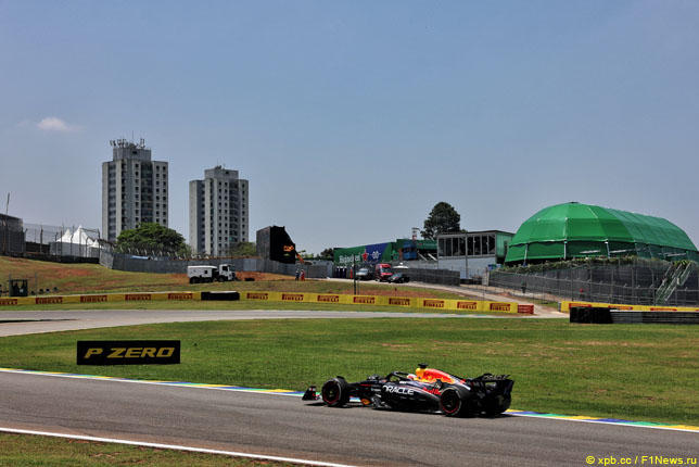 Макс Ферстаппен: Машина отказывается поворачивать Макс Ферстаппен: Машина отказывается поворачивать