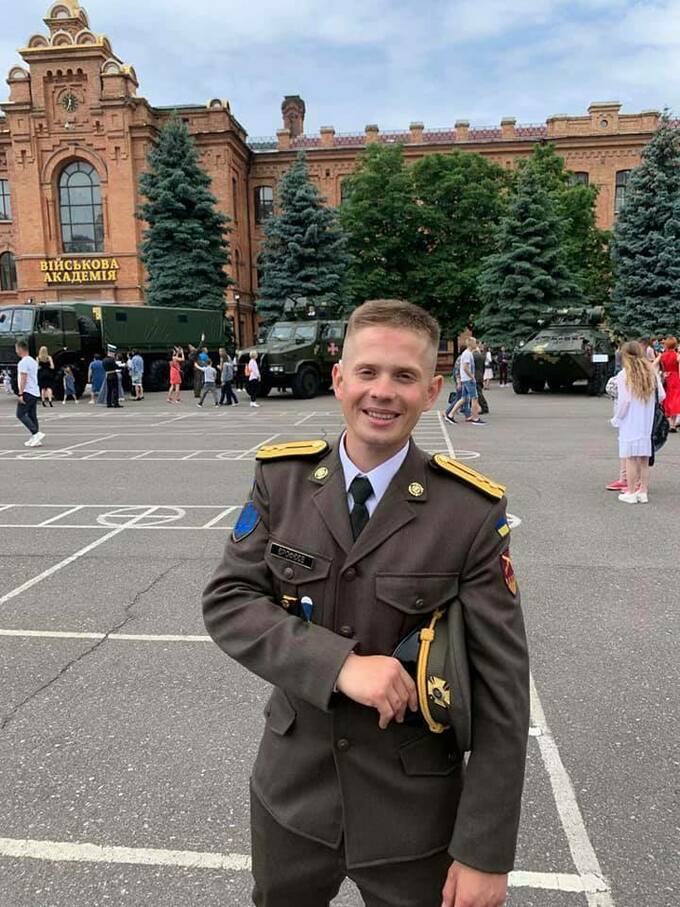 Склоним головы. Вместо хоккея стал воином и получил Звезду Героя. Посмертно