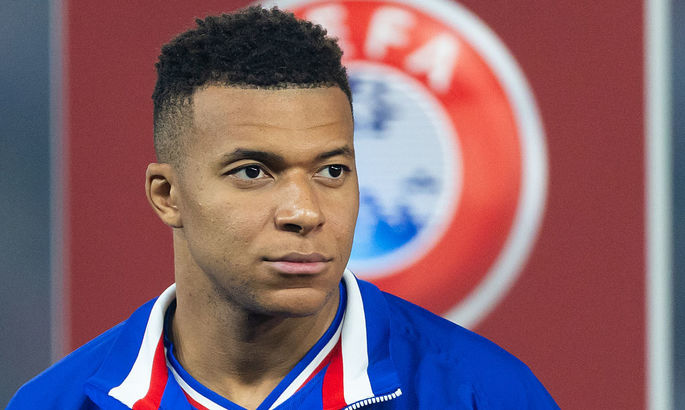 Травмированный Мбаппе отправился развлекаться в Дубай Травмированный Мбаппе отправился развлекаться в Дубай