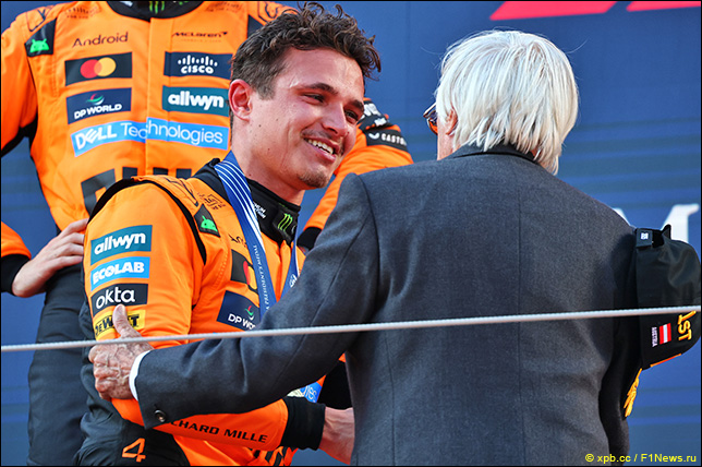 Экклстоун: В McLaren явно ставят на Норриса Экклстоун: В McLaren явно ставят на Норриса