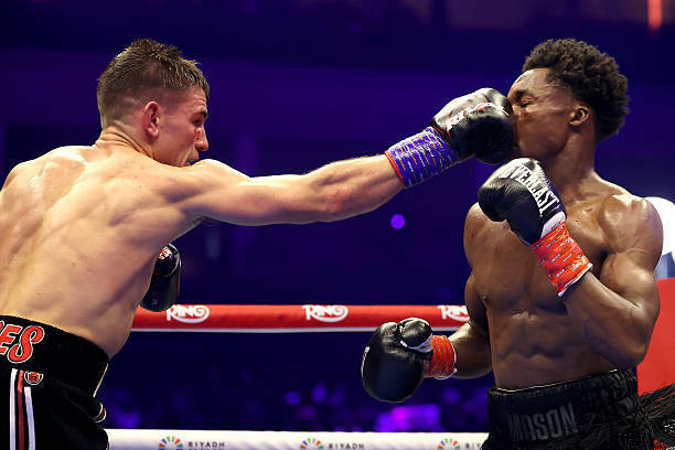 Бой года в Эр-Рияде? Абдулла Мейсон стал самым молодым чемпионом в мире