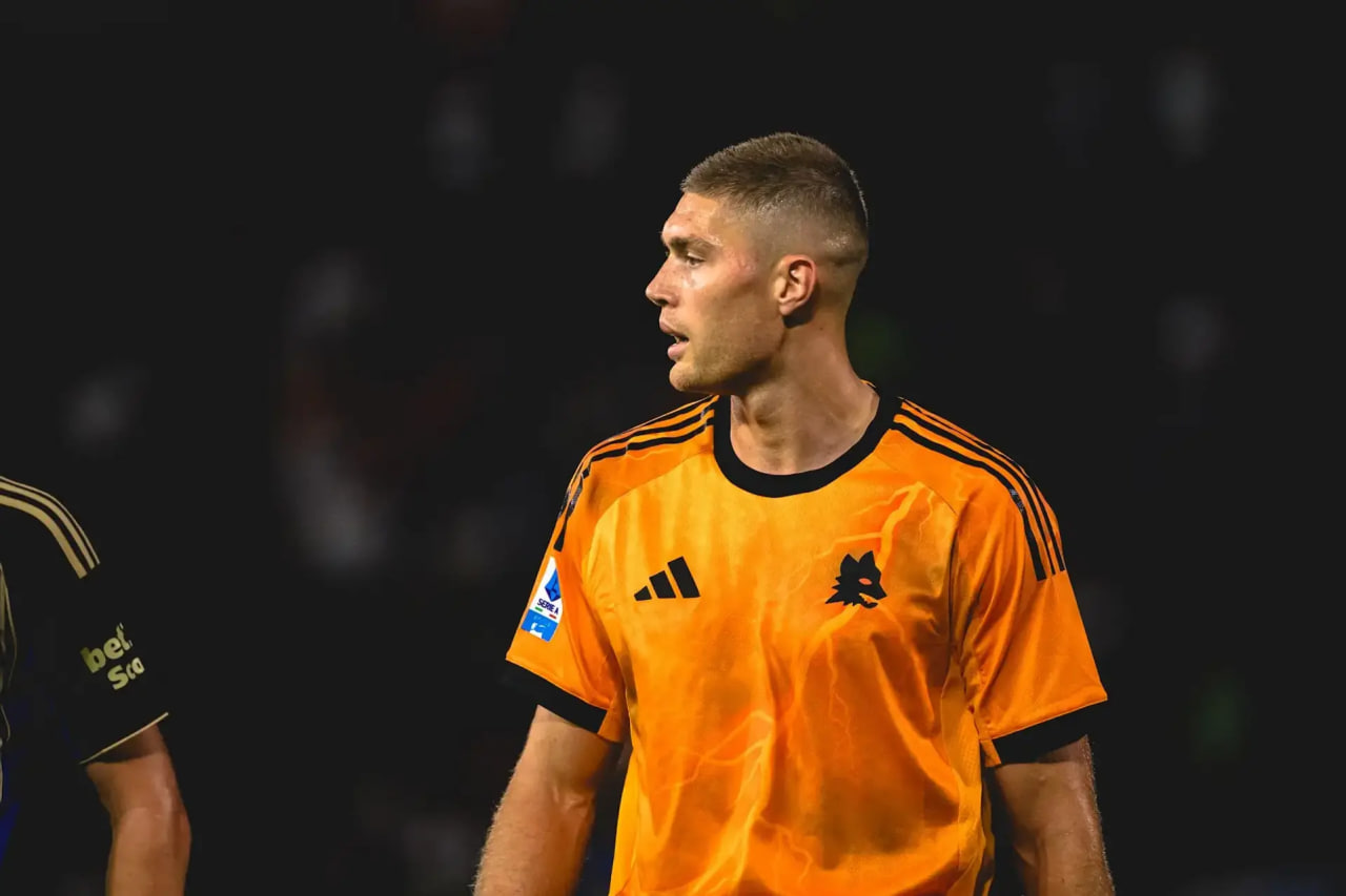 Милан заинтересовался украинцем Артёмом Довбиком