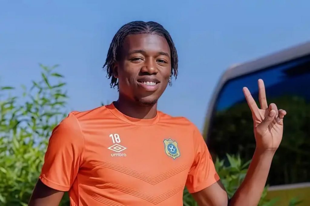 Защитник из Конго проходит просмотр в «Динамо»