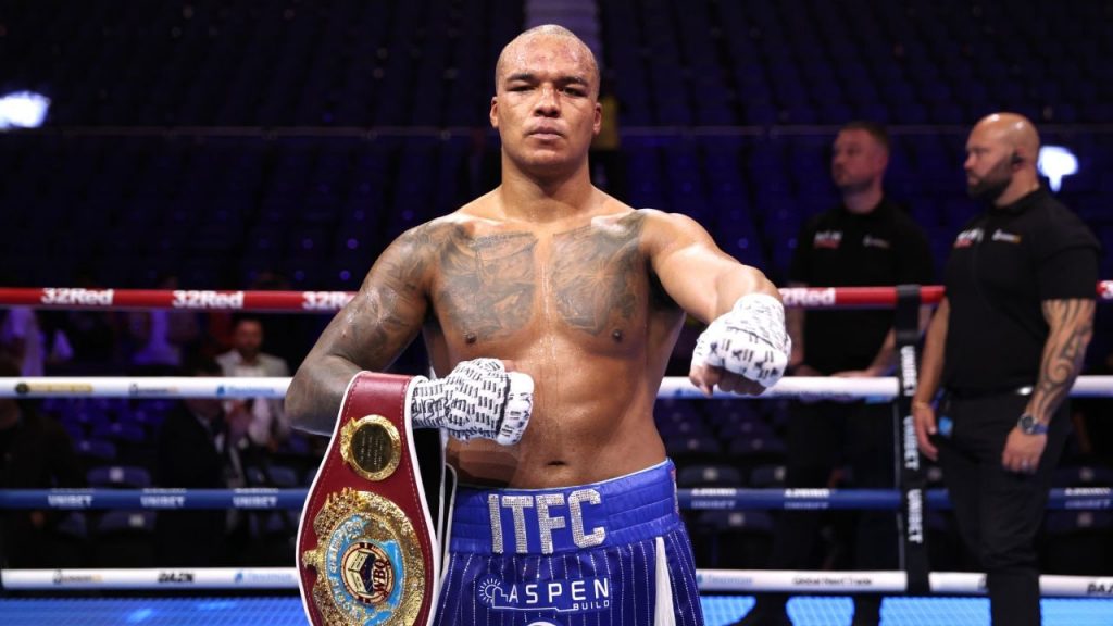 Усик отказался от титула WBO: что произошло