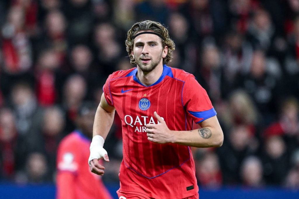 Забарный на скамейке запасных в матче ПСЖ — Тоттенхэм