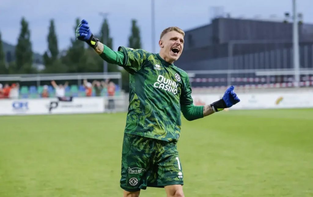 Вратарь Кучеренко выбыл до конца года из-за травмы