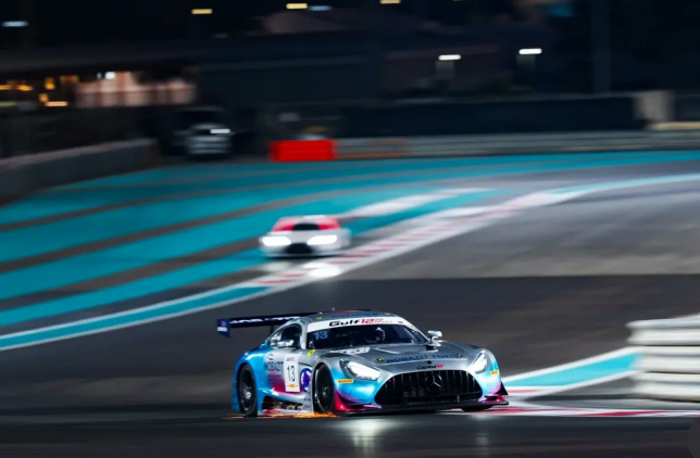 Российские гонщики неплохо начали уик-энд в Абу-Даби Российские гонщики неплохо начали уик-энд в Абу-Даби