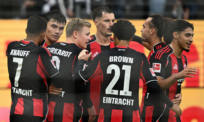 Причина вас удивит. Клуб Бундеслиги, выступающий в Лиге Чемпионов, уволил главного врача Причина вас удивит. Клуб Бундеслиги, выступающий в Лиге Чемпионов, уволил главного врача