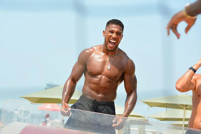 Энтони ДЖОШУА: «Он решил уйти из бокса, потому что психологически истощен» Энтони ДЖОШУА: «Он решил уйти из бокса, потому что психологически истощен»