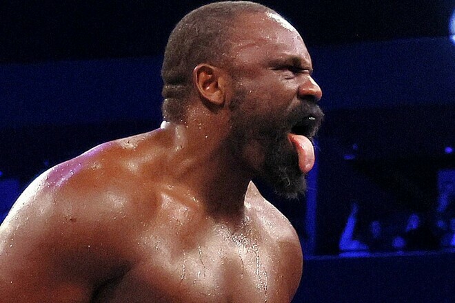 Усик украл бой у британского супертяжа. Уайлдер бросил все ради украинца Усик украл бой у британского супертяжа. Уайлдер бросил все ради украинца