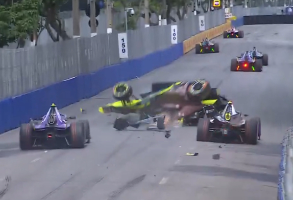 Формула E: Первую гонку сезона выиграл Джейк Деннис Формула E: Первую гонку сезона выиграл Джейк Деннис