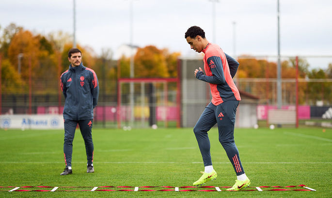 Один из ведущих хавбеков Баварии вернулся в строй после почти полугода Один из ведущих хавбеков Баварии вернулся в строй после почти полугода