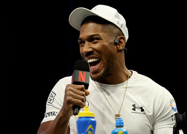 ВИДЕО. Режим зверя. Джошуа показал тренировку в лагере Усика ВИДЕО. Режим зверя. Джошуа показал тренировку в лагере Усика