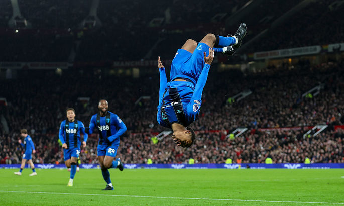 АПЛ. 8 голов — и ни одного победителя, или футбольное безумие на Олд Траффорд АПЛ. 8 голов — и ни одного победителя, или футбольное безумие на Олд Траффорд