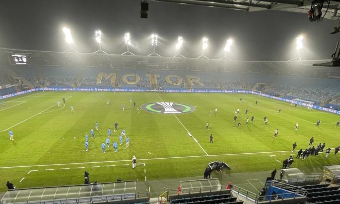 Фанаты Динамо и Ноа в первые минуты матча провели своё противостояние. Кто лидирует? ВИДЕО Фанаты Динамо и Ноа в первые минуты матча провели своё противостояние. Кто лидирует? ВИДЕО