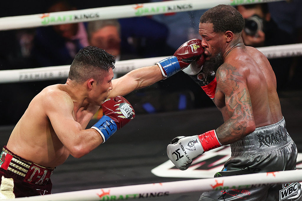 Крус и Роуч отбоксировали вничью, показав едва ли не лучший поединок года Крус и Роуч отбоксировали вничью, показав едва ли не лучший поединок года