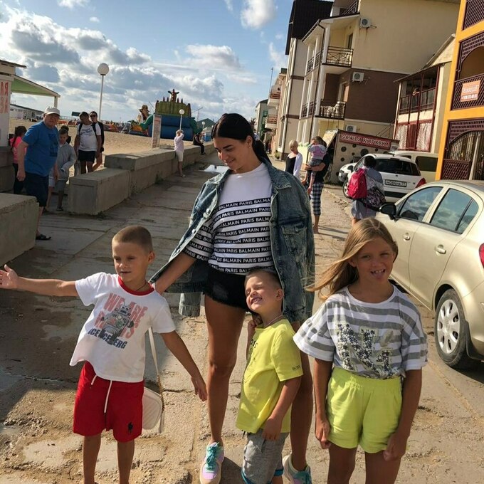 ФОТО. Жена Усика показала редкостные семейные кадры