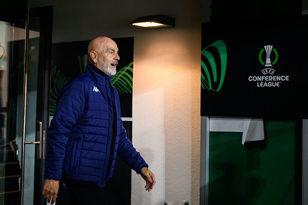 Фиалка не цветет. О кризисе в расположении еврокубкового соперника Динамо Фиалка не цветет. О кризисе в расположении еврокубкового соперника Динамо