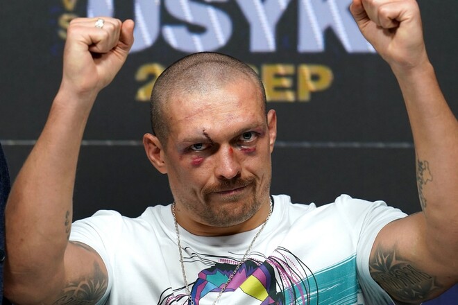 Александр УСИК: «Я с ним дрался и посмотрите на меня, его джеб...» Александр УСИК: «Я с ним дрался и посмотрите на меня, его джеб...»