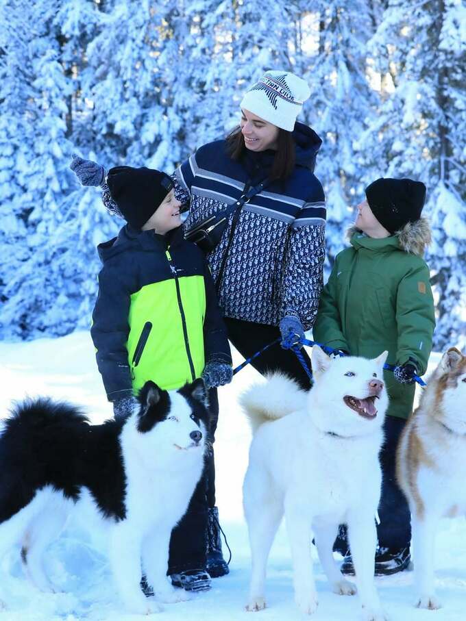 ФОТО. Жена Усика показала редкостные семейные кадры