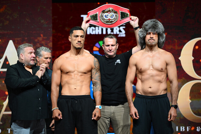 Опетая снова бьется с середняком. Когда уже настоящие поединки? Опетая снова бьется с середняком. Когда уже настоящие поединки?