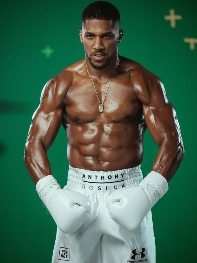 Джошуа показал форму перед боем с Джейком Полом