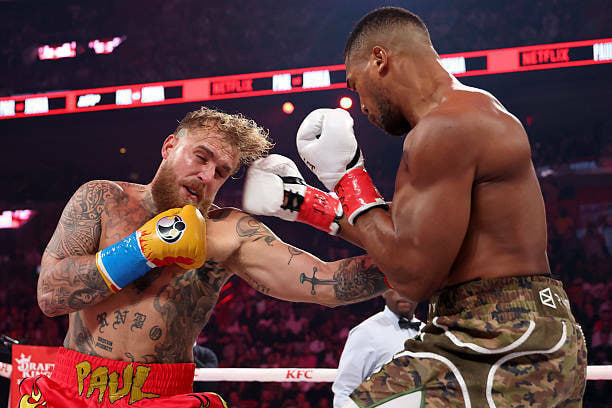 Джошуа нокаутировал Джейка Пола в главном бою вечера в Майами - фото, видео