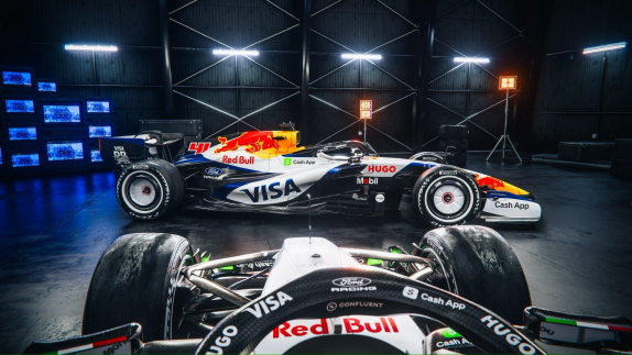 Red Bull и Ford провели совместную презентацию в Детройте Red Bull и Ford провели совместную презентацию в Детройте