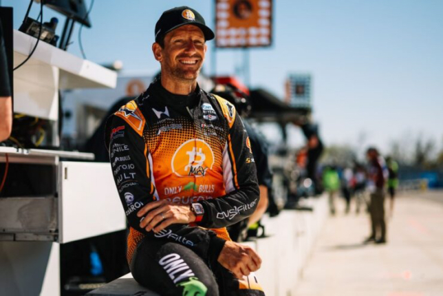 IndyCar: Машина Грожана на скорости 370 км/ч сбила птицу IndyCar: Машина Грожана на скорости 370 км/ч сбила птицу