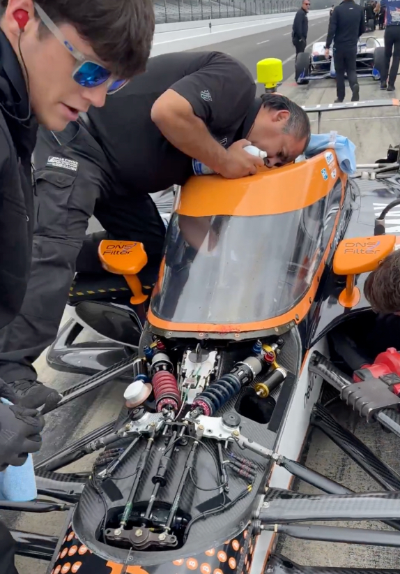 IndyCar: Машина Грожана на скорости 370 км/ч сбила птицу IndyCar: Машина Грожана на скорости 370 км/ч сбила птицу