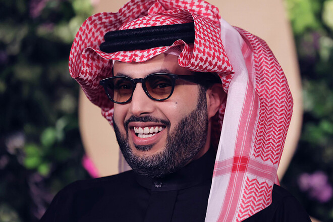 Турки Аль-Шейх объявил о грандиозном бою для Усика в Стамбуле Турки Аль-Шейх объявил о грандиозном бою для Усика в Стамбуле