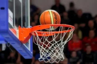 США и Франция сыграют 27 июня на старте чемпионата мира U17 по баскетболу в Стамбуле. Время начала матча, официальная трансляция FIBA, состав группы и главные игроки.