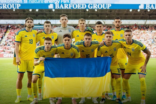 Динамо обратилось к Эриксену, потерявшему сознание в матче с Украиной Динамо обратилось к Эриксену, потерявшему сознание в матче с Украиной