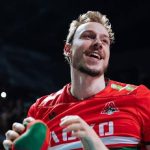Сам Деру завершил лечение рака, вернулся к тренировкам и матчам, сохранил место в сборной Бельгии и стал отцом. Что известно о диагнозе и восстановлении волейболиста.