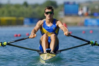 Украина завоевала первое золото Кубка мира по академической гребле 2026. Игорь Хмара победил в Пловдиве, уверенно выиграв финал легкой одиночки и опередив соперников.