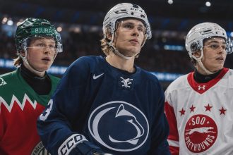 Драфт НХЛ-2026 пройдет 26–27 июня в Баффало. Кто станет первым номером, чем выделяются Гэвин Маккенна и Ивар Стенберг, порядок выбора и главные таланты года.