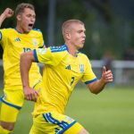 Сборная Украины U19 вышла в лидеры группы B Евро-2026 после победы над Хорватией. Узнайте таблицу, результаты тура и дату матча с Сербией.