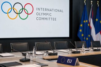 МОК объяснил временное снятие санкций с Олимпийского комитета России после обращения девяти стран ЕС. Узнайте, какие ограничения продолжат действовать.